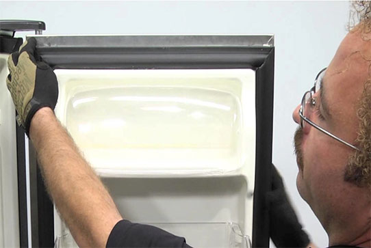 Перенавеска дверей холодильника в Ликино-Дулево